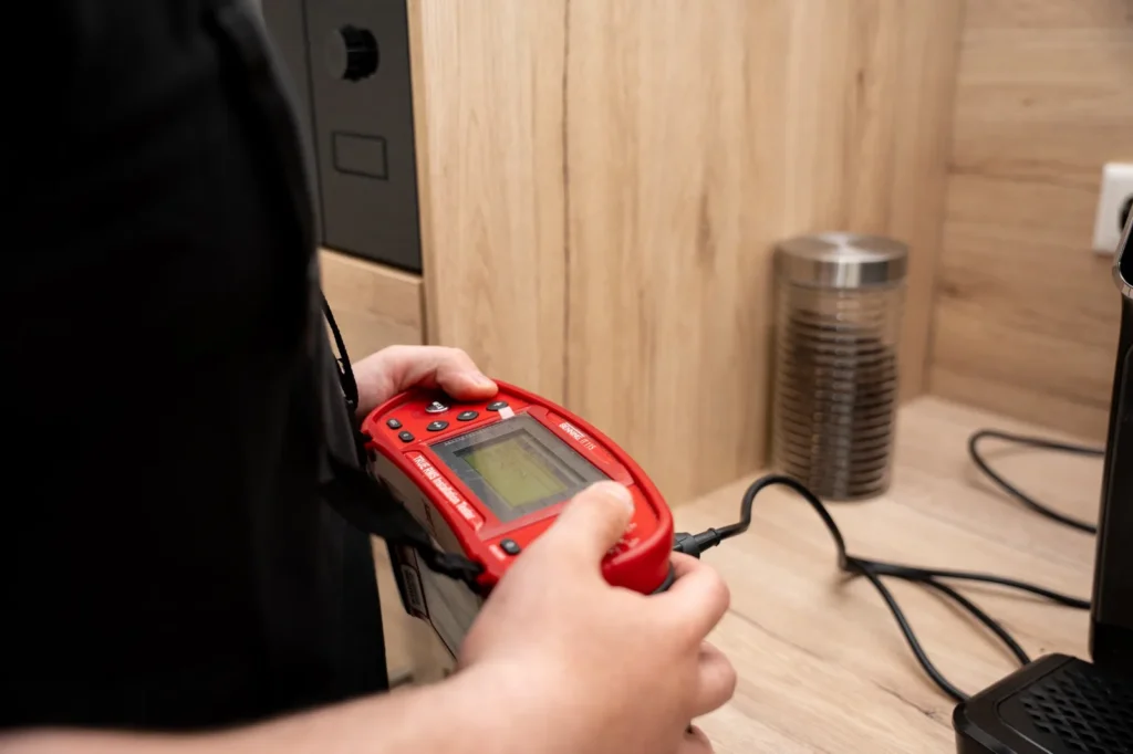 Professionelles Installationsmessgerät für elektrische Sicherheits- und Funktionsprüfungen – Elektrotechnik -Level Up